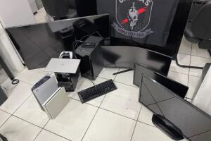 Hackers de Campo Grande furtam banco, compram Land Rover e eletrônicos são presos