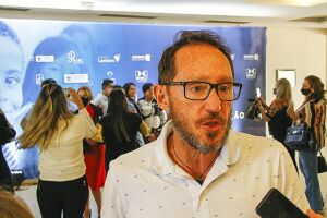 Prefeito teve reajuste de R$ 3 mil suspenso