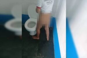 Mãe aponta que escola deixou filho autista sujo e rodeado de moscas