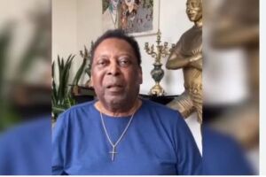 Pelé vai passar natal internado em hospital de São Paulo