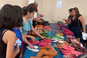 Sucesso, bazar Juliano Varela recebe mais de 100 pessoas em poucos minutos (vídeo)