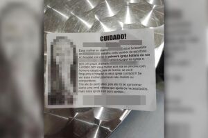 Bilhete acusando mulher de 'roubar maridos' são espalhados por pontos de ônibus 