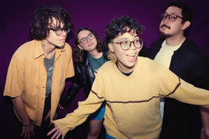 Banda Lá em Saturno faz show na Capivas Cervejaria neste domingo