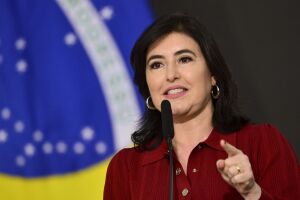 Simone Tebet participa de primeira reunião ministerial