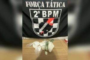 Homem foge da polícia e 'esquece' cocaína em quarto alugado no Ipacaraí