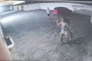 Travesti sai na porrada e rouba arma de homem em motel no Paraná