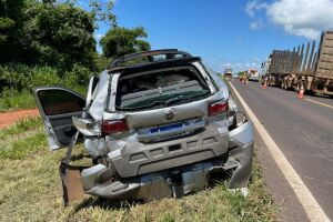 Motorista de carreta cochila e causa acidente na MS-276, em Batayporã