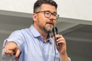 Pollon repudia denúncia e defende a necessidade de preservar o estado democrático de direito