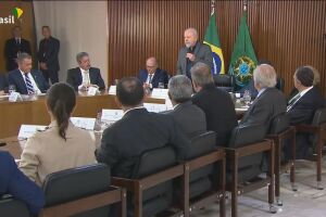 "Vamos investigar e vamos chegar a quem financiou", diz Lula em reunião com governadores