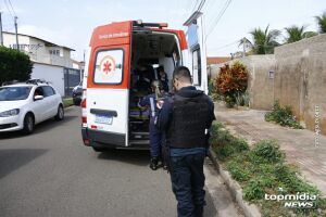 Amante quebra o pé ao tentar fugir de marido chifrudo em prédio 