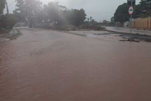 Bairro Nova Campo Grande ficou alagado após chuvas