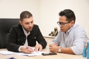 Papy discute melhorias na Educação de Campo Grande durante visita a Semed