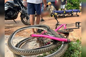 Ciclista sofre traumatismo craniano após bater na roda de caminhão em Coxim