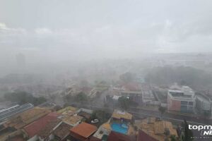 Chuva com vento e trovoada cai no centro de Campo Grande; e no seu bairro? (vídeo)