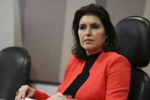 Simone conta que primeiro mês foi de embates e quer reforma tributária