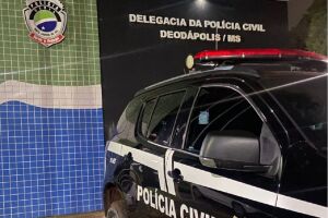 Dupla foi presa em flagrante por espancar casal