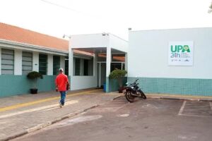Após engolir bateria de lítio, bebê morre por lesão química
