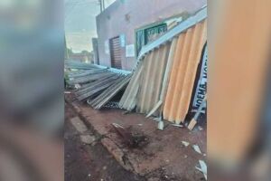 Comércio ficou destruído