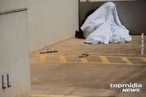 Homem é encontrado morto em calçada do centro de Campo Grande (vídeo)