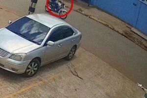 Câmera flagra assassino de radialista fugindo na fronteira (vídeo)