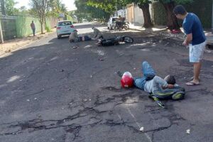Homem ficou atropelado na pista