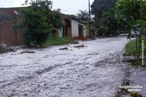 Chuvarada dá uma pausa no 'calorão' de Campo Grande 