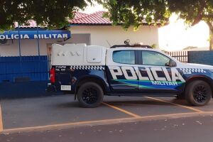 Homem vai preso após agredir a esposa e dono de bar com facão e alicate em MS