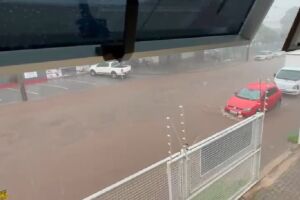 Chuva chegou em boa intensidade na cidade