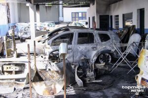 Dono de funilaria teve prejuízo de R$ 600 mil com incêndio (vídeo)
