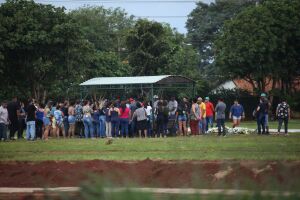 Despedida de Gedeon é marcada por dor, tristeza e familiares passando mal