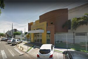 Os policiais apreenderam o celular do estudante, além de duas facas, de 25 cm e 30 cm, e um martelo