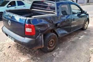 Picape rodopiou na pista após batida 