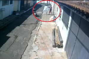 Momento da agressão que resultou intubação da vítima