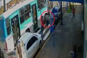 Criança atropelada por ônibus será ouvida assim que deixar hospital em Campo Grande