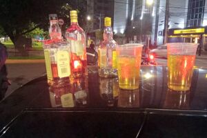Bebida alcoólica foi encontrada no carro