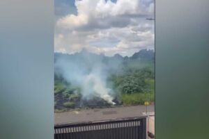 Queimada em terreno que pertence a prefeitura