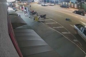 Idoso tentava atravessar avenida quando foi atropelado