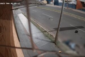Motociclista morreu na hora ap&oacute;s bater em poste 
