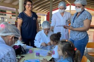 Alunos recebem atendimento pediátrico e multiprofissional na rede pública