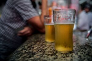 Ele bebeu 10 garrafas de cerveja no estabelecimento 