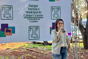 Prefeita Adriane Lopes durante o lançamento da pedra fundamental