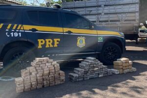 Motorista fica nervoso e acaba preso com 128 kg de cocaína e 16 kg de skunk em Campo Grande