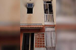 Incêndio destruiu parte do apartamento