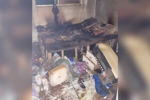 Quarto destruído pelo fogo em Chapadão do Sul