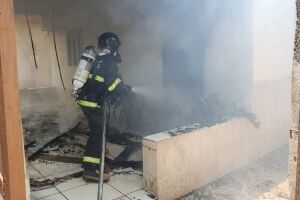 Policiais foram socorrido ao hospital local 