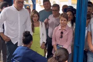 Senadora e prefeito visitaram escola em Dourados 