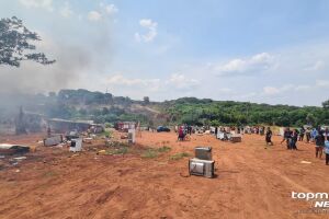 Fam&iacute;lias ficaram sem seus lares que foram destru&iacute;dos pelas chamas