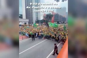 Apoiadores começam a lotar Av. Paulista em ato pró-Bolsonaro (vídeo)