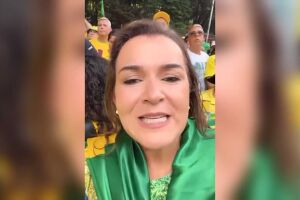 Prefeita Adriane se junta à multidão em ato pró-Bolsonaro em SP (vídeo)