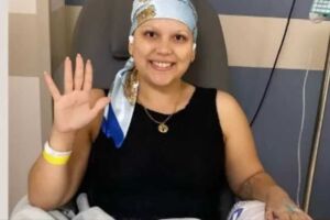 Jéssica foi diagnosticada com um câncer de mama